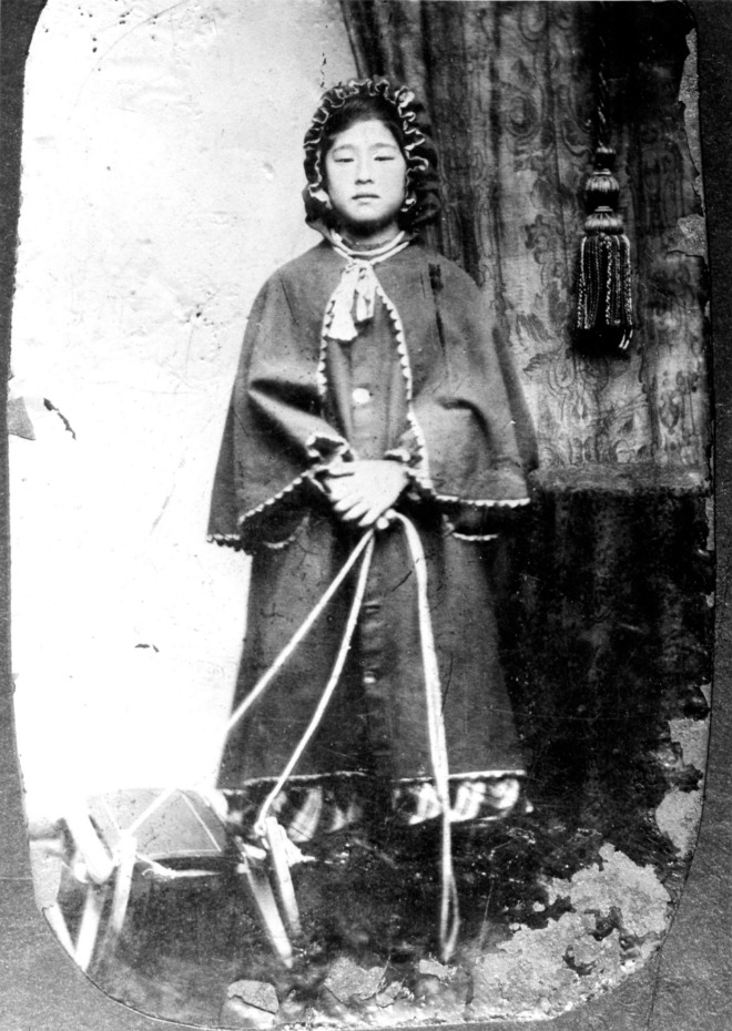 キリスト教の洗礼を受けた後に撮影されたと言われている写真（津田塾大学津田梅子資料室所蔵）