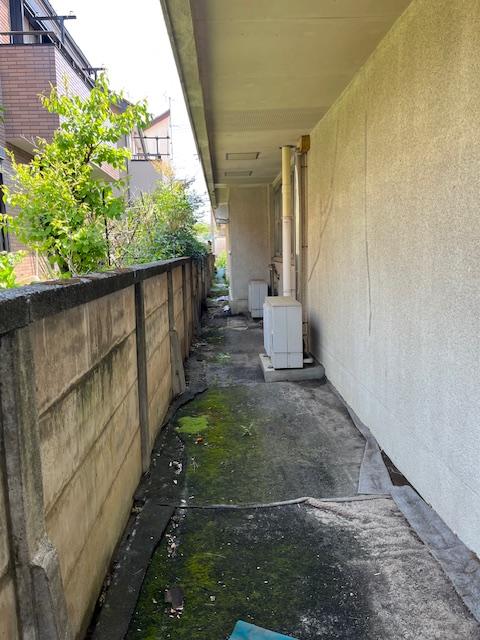 旧津田保育園園舎北側